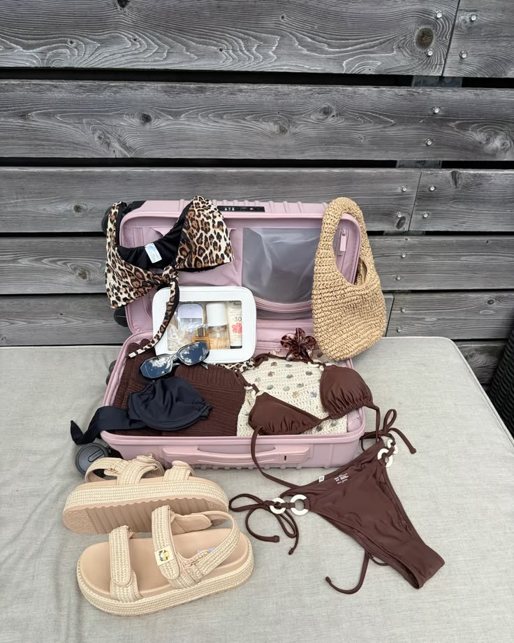 beach vacation packing inspo